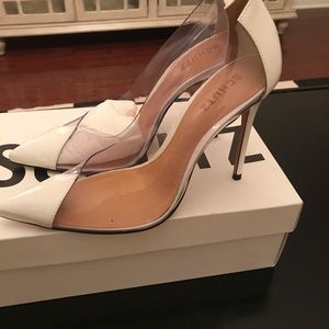 New ( Rare Find) - Cendi Schutz Pumps size 8.5